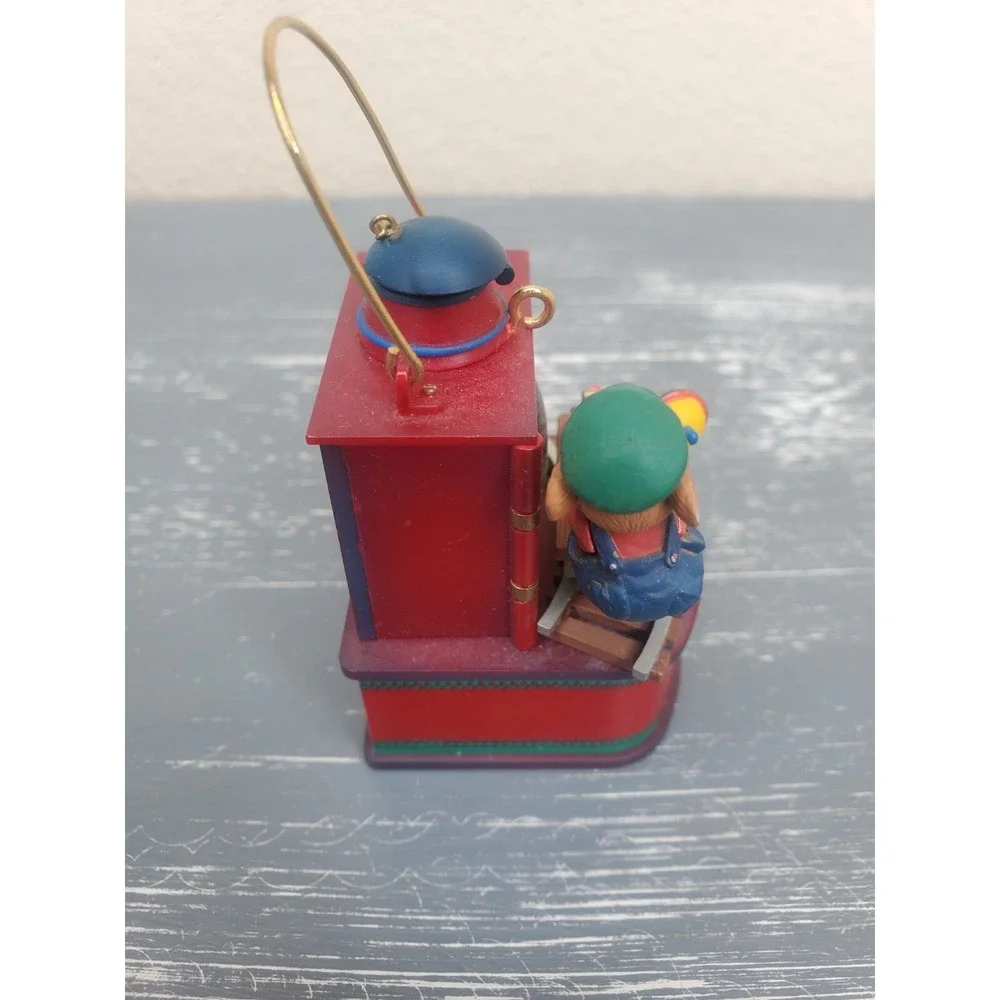 1991 Enesco‎ Treasury Ornament Lighting the Way Railroad Mouse Handcar Train